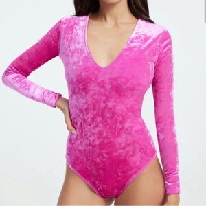 Good American soft crushed velvet bodysuit. Tore the tags off and never worn.